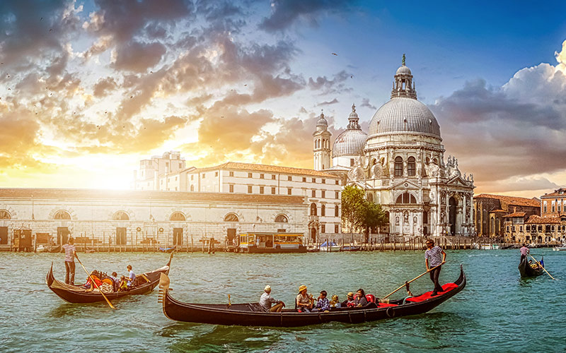 Immerse Yourself in Venetian Culture and Create Lasting Memories