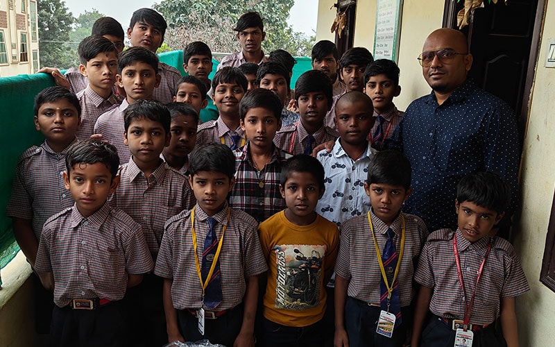 Hyderabad CSR Team donated blankets at Abhi Sai Datta orphanage to students
